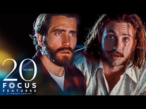 Aaron Taylor-Johnson Confronts Jake Gyllenhaal & Amy Adams by the Road Side
