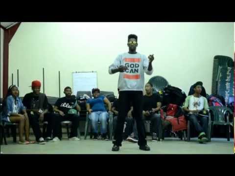 Robot Boii Performance