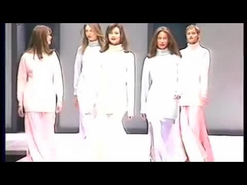 GIANNI VERSACE Autumn Winter 1993 1994 Milan 1 of 4 pret a porter woman by Fashion Channel