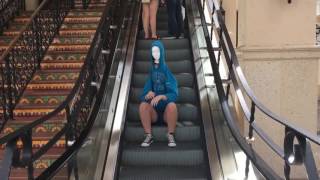 Me Too (Mannequin Head Dance)