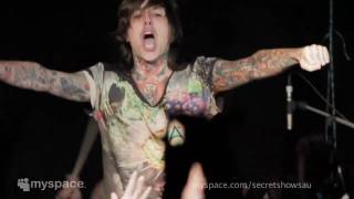 Download lagu BRING ME THE HORIZON It Never Ends....mp3