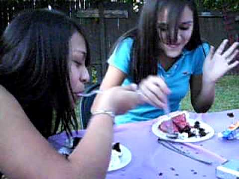 Cake War: Yesi & Yoli Edition:)