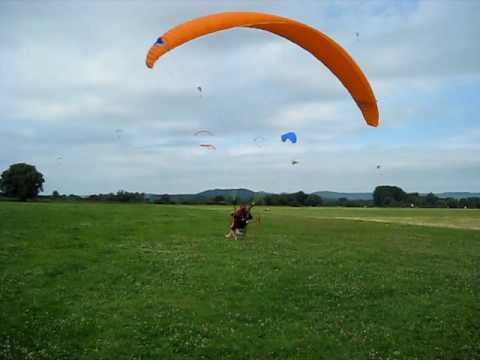 Gilo Cardoso takes off with e-pack electric paramotor