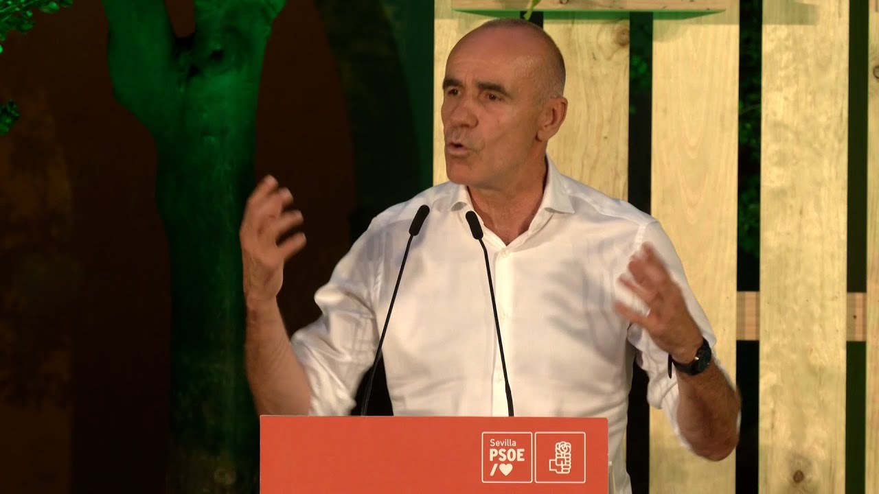 Muñoz reivindica con "orgullo" el trabajo hecho en Sevilla y la "campaña limpia" del PSOE