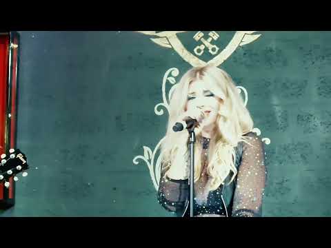 Where Country meets Rock — Laura Goodstone Live in Concert
