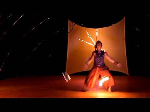 download lagu mp3 mp4 Festa Del Fuoco, download lagu Festa Del Fuoco gratis, unduh video klip Festa Del Fuoco