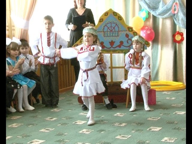 Хоровод наций.