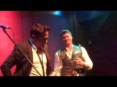 Dave Koz and Michael Lington perform My Love live at Spaghettini