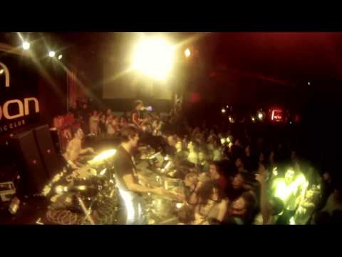 Radio Bonobo - The Zen Circus - Figlio di puttana (live at Urban Club) HD