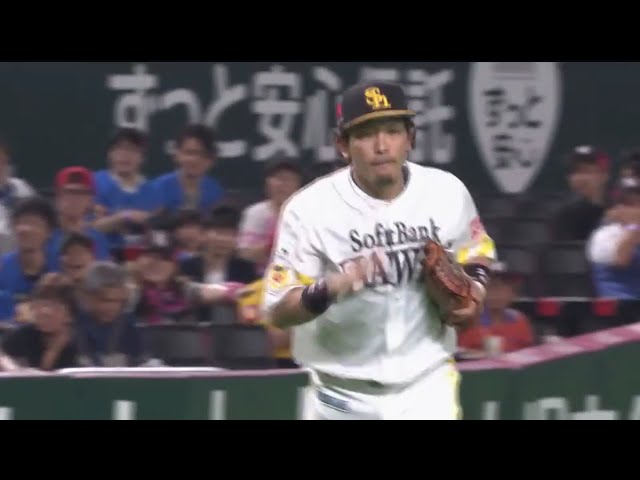【1回表】ホークス・松田 頭上の打球を完璧なタイミングでジャンピングキャッチ!! 2017/5/11 H-Bs