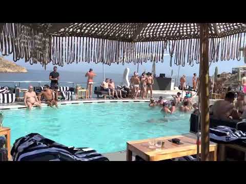 The Fabulous Jackie O’  beach club