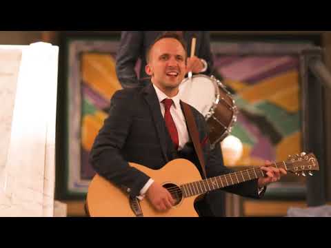 Boutique London Roaming Band The Travelling Hands with Rosewood London - AliveNetwork.com