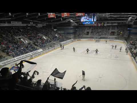 pátá právě teď odbila