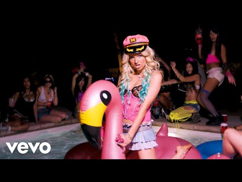 Izza - Valley Girls (Official Music Video)