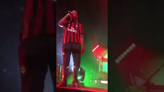 JuL feat Moubarak survet du milan (concert Bercy)