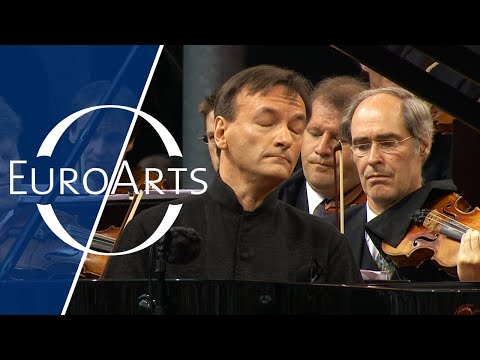 Rachmaninoff - Rhapsody On A Theme of Paganini: Variation 18 (Stephen Hough, Simon Rattle)