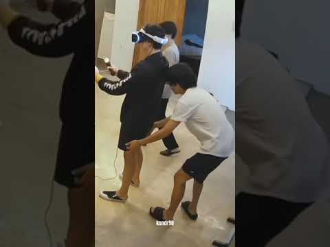 when V pulled #Jungkook's pants  😱🙊#Taehyung #shorts