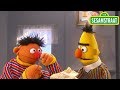 Ernie Deelt Dropveter Bert Ernie Sesamstraat