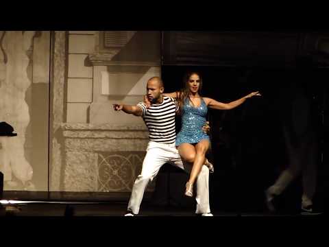 Diogo Nogueira - dançarinos: Carol Vilanova e Rodrigo