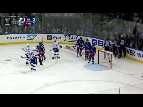 Rangers vs lighting 1st period scrum