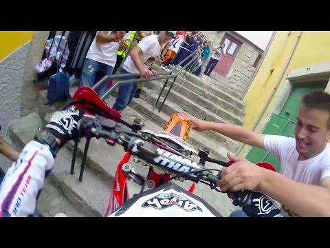 Két terepmotor és nagyon sok lépcső!