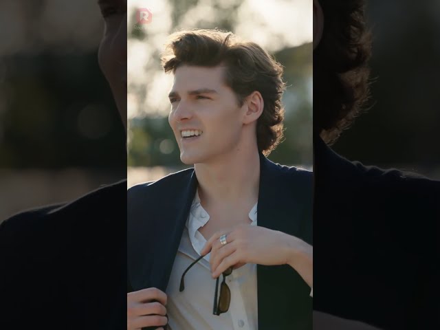 Vídeo relacionado con THE ROOMMATE AGREEMENT: A FORCED PROXIMITY ROMANCE