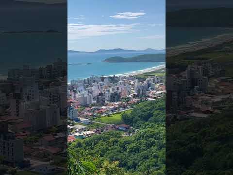 Vista do Mirante de Palmas, em Governador Celso Ramos - SC 🌅🌊