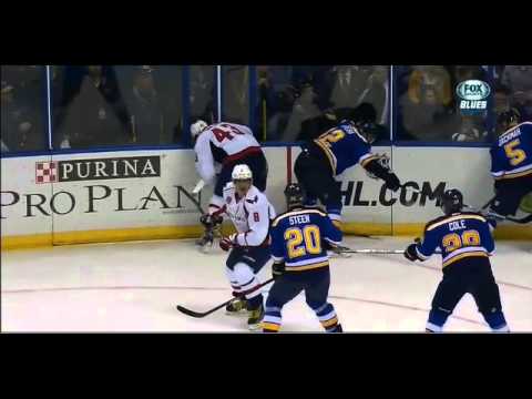 Tom Wilson levels Alexander Steen 11/15/14