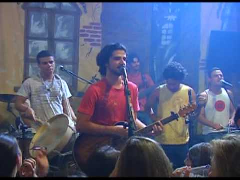 Pedra mais alta - Só Parênt Forreggae - música de Teatro Mágico