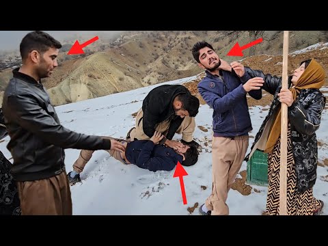 Kobra's hard day in the mountains;  Neighbor's help, Asghar's efforts, and Ali's fruitless tears