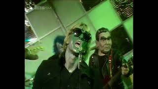 Klark Kent&#39;s &quot;Don&#39;t Care&quot; from 1978: The Police Hiding In Plain Sight