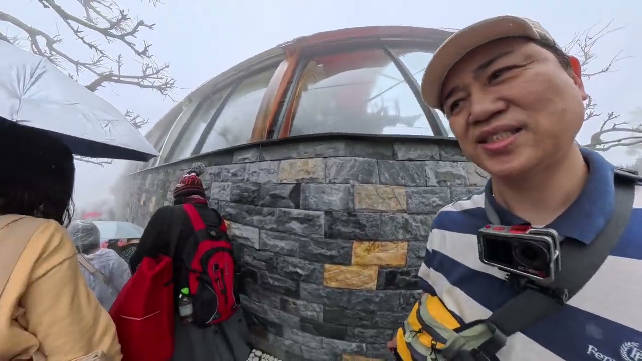 20251216 다낭 골든브릿지 비가오네요