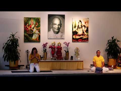 "Rückenyoga" mit Mahavira - Yoga Vidya Ashram Bad Meinberg - Live 16:15 Uhr 25.09.2021