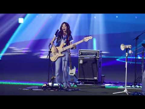 [4K] 250614 FUBON GPOP QWER 'FAKE IDOL' Magenta 직캠 (Magenta Fancam)