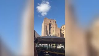 Torre dei Conti, i momenti del secondo crollo. Panico fra i ristoratori dei dintorni