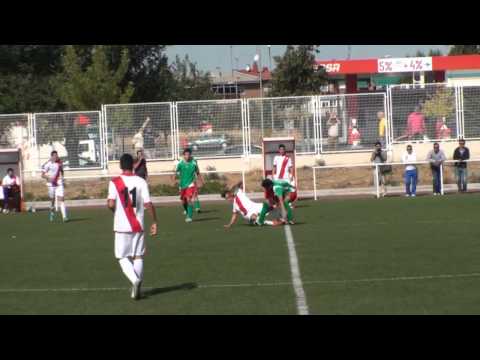 Nacho Fdez. jugador del Rayo Juv.C vs Trival Valderas ( 1ª vuelta )