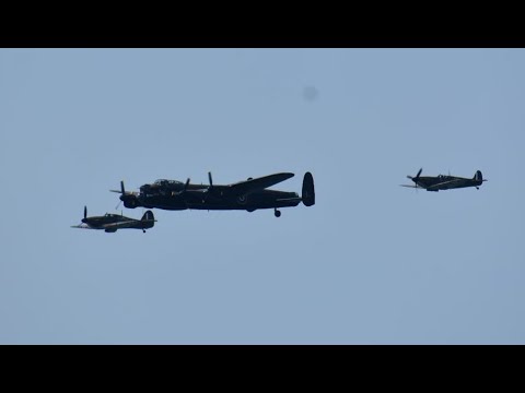 Scorching Blackpool Airshow 2022 Highlights (RAF Typhoon/ BBMF Lancaster/Chinook/Red arrows)