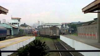 preview picture of video 'PNR EMU Maneuvering at Tutuban Station'