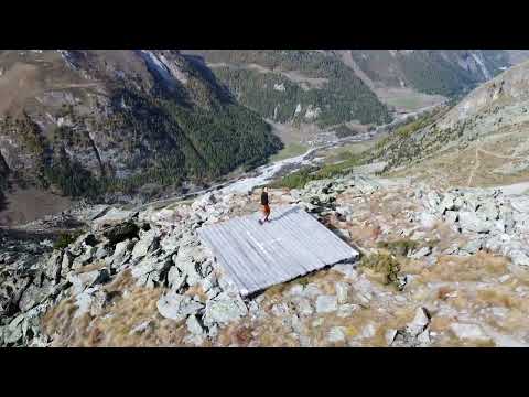 Alone In The Mountains - Cabane de la Tza oct 2023