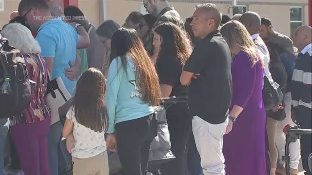 Manhunt continues for Texas gunman who killed 5 neighbors | Honolulu ...