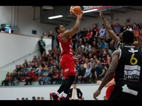 Eric Washington győztes kosara a Falko KC ellen