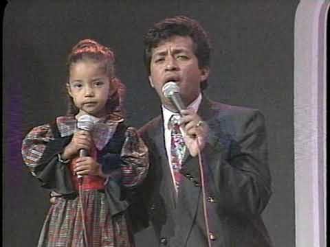 Madrecita en tu dia - Maximo Escaleras y Nathaly Silvana (Video Oficial)