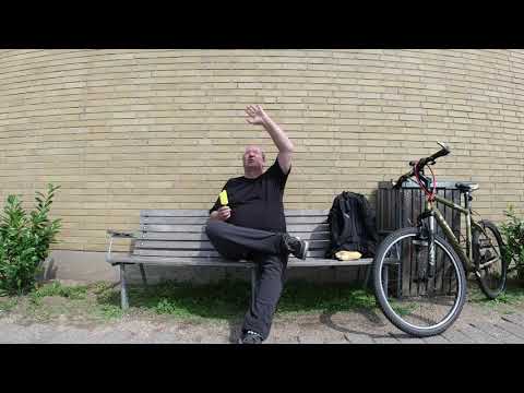 MongoTV_3271 - English Vlog_0155 - HEATWAVE - I Eat a Icecream On a Bench