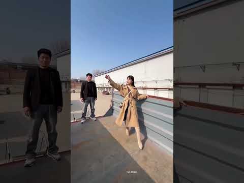 Cette fille a acheté un vélo énorme... 😂😂❤️ #design #girlpower