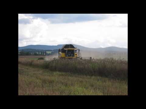 New Holland CX8090 a Case IH QUADTRAC 600(Techagro 2012)