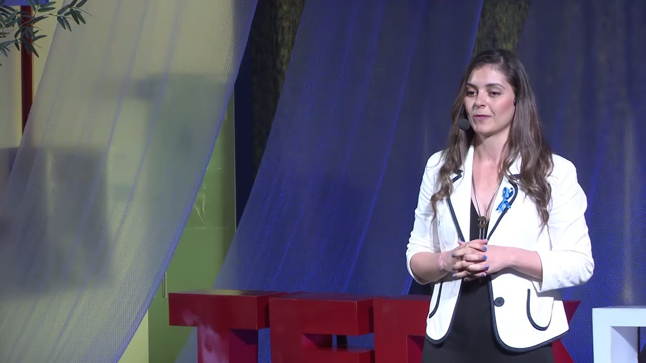 Precisamos ouvir os surdos | Fabíola da Rocha Borba | TEDxFloripa