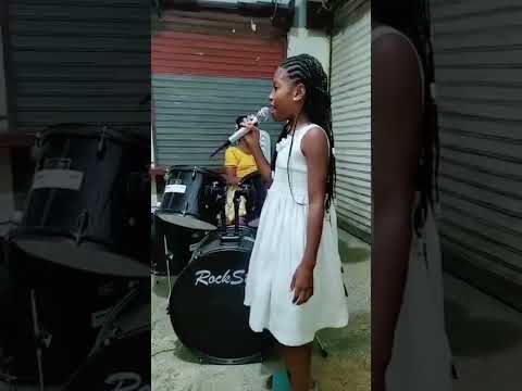 Yo tengo un amigo que me ama #adoracion #coritoscristianos