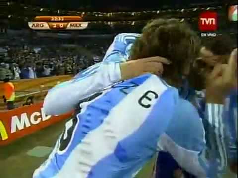 Cabezazo de Heinze con la camara