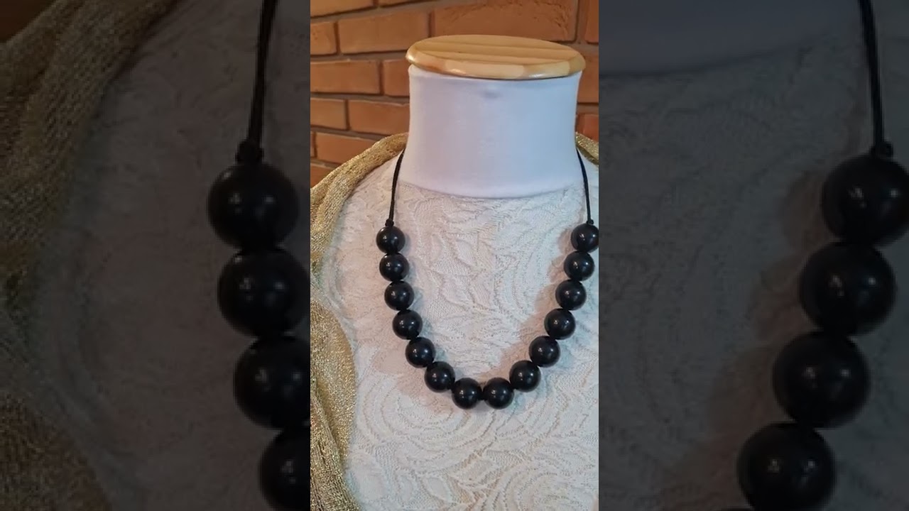 Colar Longo de Pérolas Preta