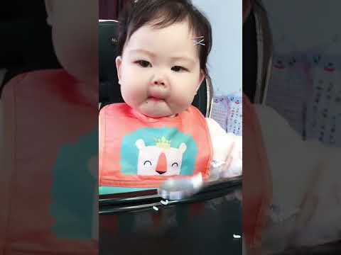 Sóc chuột nhỏ Siyu ăn ngon miệng, đáng yêu - Baby China - Tiktok Trung Quốc Chanel #56